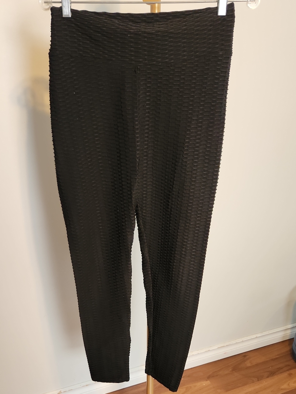 Black Textured High-Waist Butt Scrunch Leggings